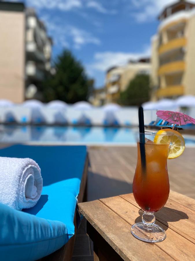 Atrium Deluxe Resort Голем Екстериор снимка