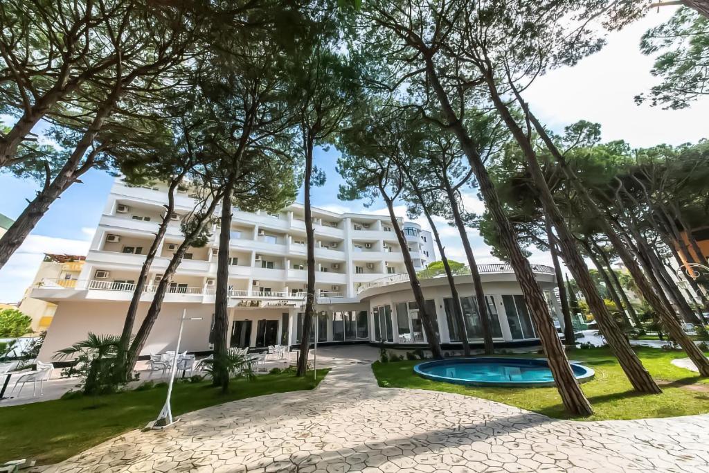 Atrium Deluxe Resort Голем Екстериор снимка