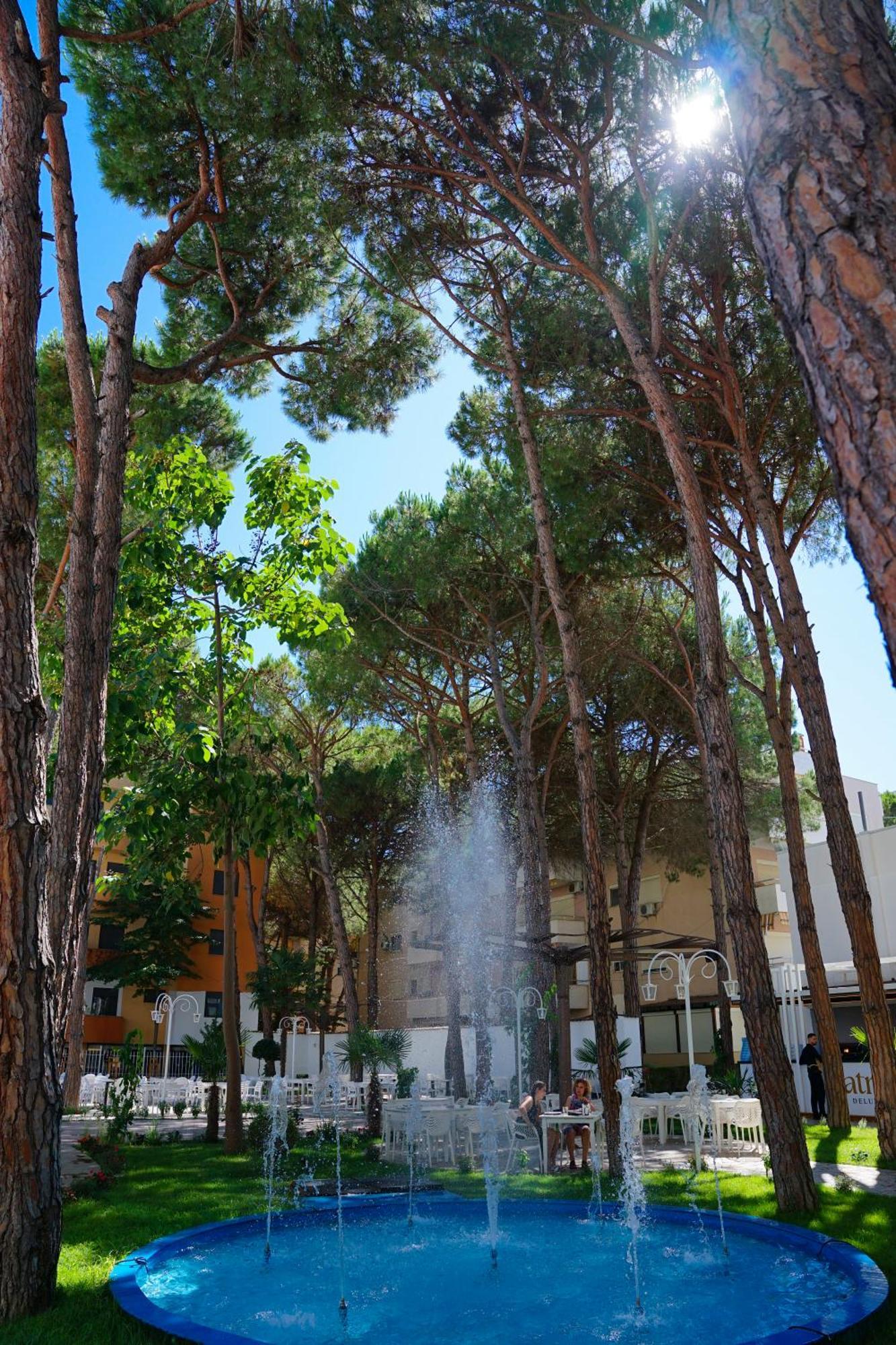 Atrium Deluxe Resort Голем Екстериор снимка